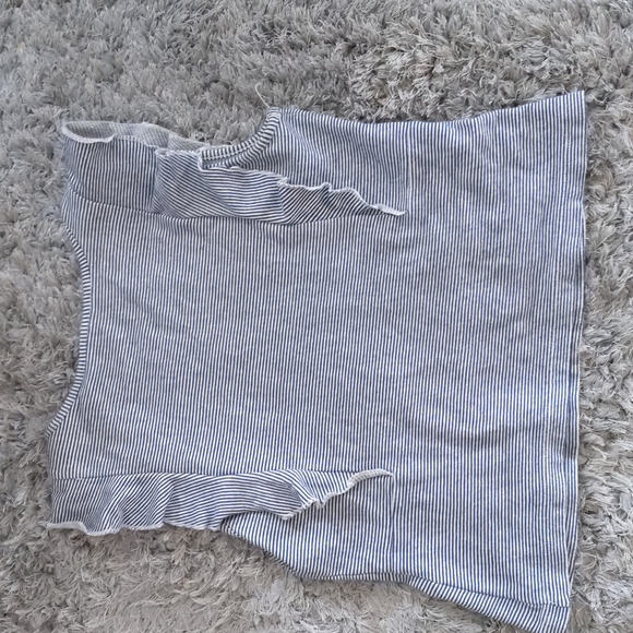 Blue & cream striped ruffle top - Picture 3 of 4